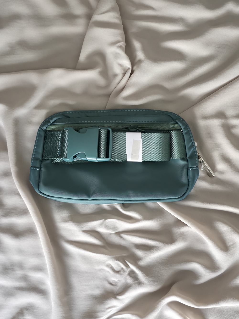 Lululemon Everywhere Belt Bag 1L TIDT **Price Firm** - Picture 2 of 3